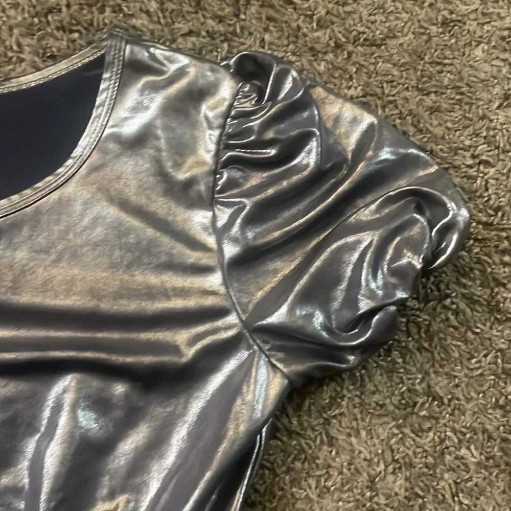 Wonder Nation Girls Gray Metallic Puff Sleeve Dress